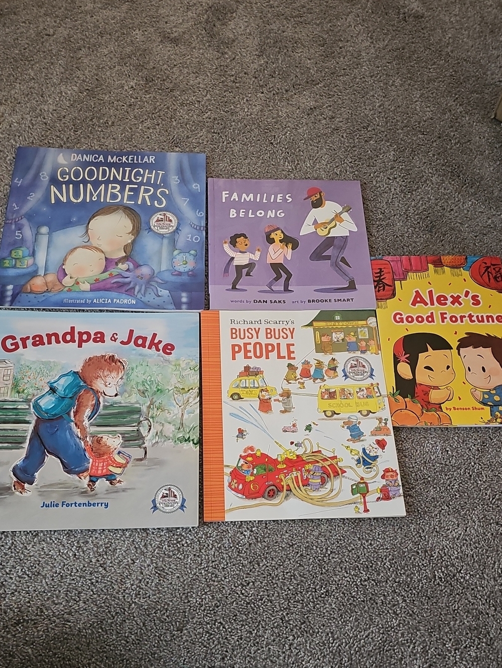 J3🔹️ Children's Picture Books Set